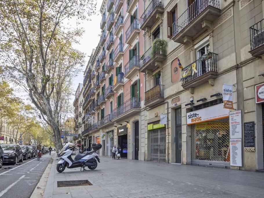 ¡Apartamento En El Centro De Barcelona! Buitenkant foto