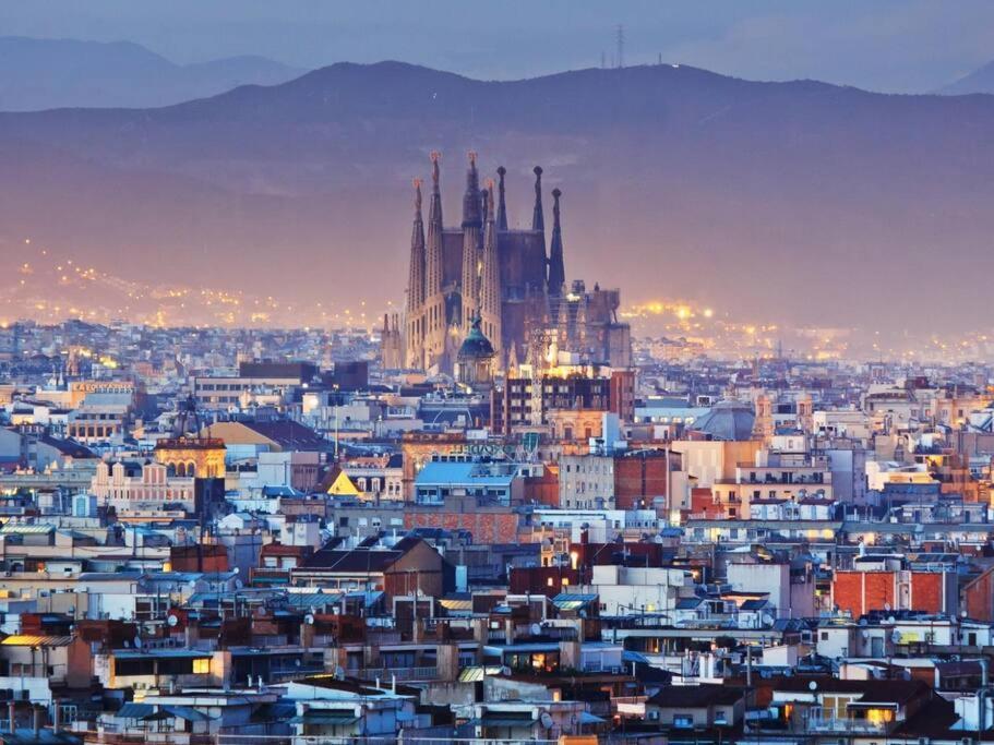 ¡Apartamento En El Centro De Barcelona! Buitenkant foto
